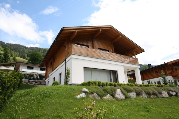 chalet-thumersbach sleeps 8