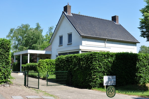 Dorpswoning Het Landelijke – Vrijstaand vakantiehuis voor 12 personen in bosrijk Brabant - thumbnail 2