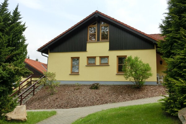 Gezinsvriendelijk vakantiehuis voor 6 personen in de bossen van Schirgiswalde - thumbnail 2