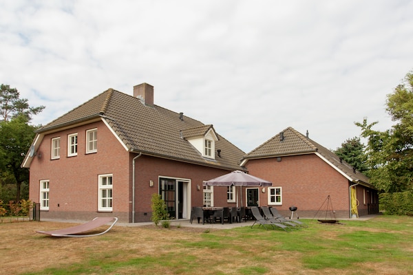 Dorpswoning Het Uitzicht: Luxe vakantiehuis voor 14 personen in het bos - thumbnail 6