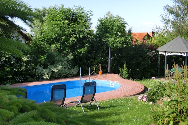 Ruime villa in Ballenstedt voor 8 personen met pool en tuin - thumbnail 1