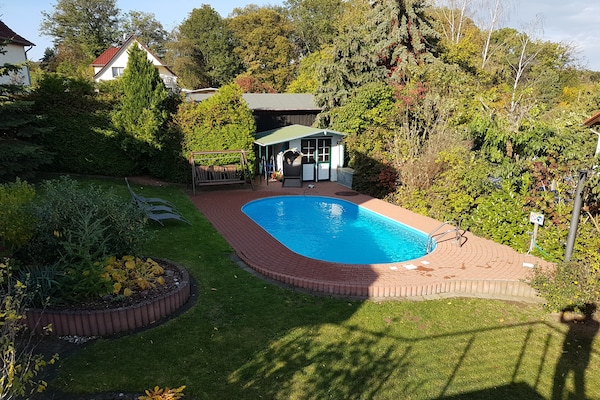 Ruime villa in Ballenstedt voor 8 personen met pool en tuin - thumbnail 3