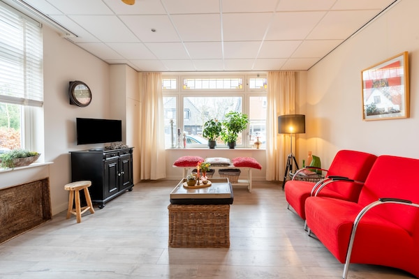Hof van Craeck I: Stijlvol appartement in artistiek Bergen, vlakbij bos en strand - thumbnail 2