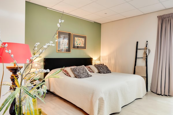 Hof van Craeck III – Stijlvol appartement in hartje Bergen met tuin - thumbnail 2