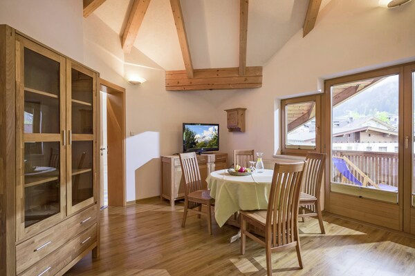 Aan de piste: sfeervol appartement in Kaltenbach voor 2 personen - thumbnail 2