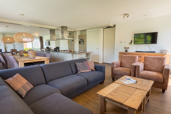 Résidence de Weerribben 2: Luxe groepsaccommodatie voor 16 personen in natuurgebied - thumbnail 3