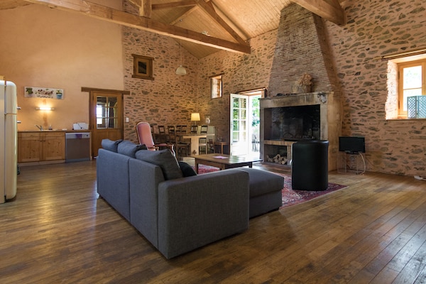 Op 1,0 km van het meer: Landhuis La Grande Maison in Chalais - thumbnail 2