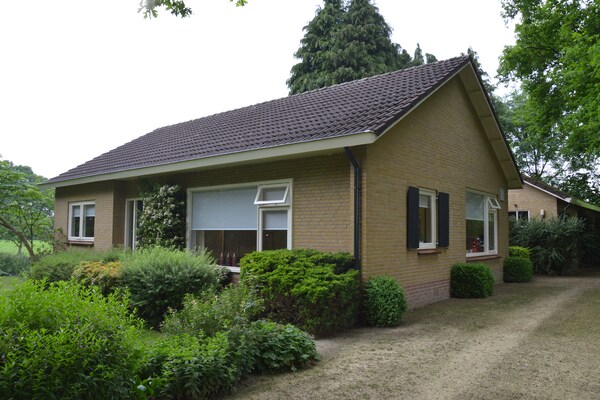 Huus in 't Hagt: Vrijstaand vakantiehuis in bosrijk Achterhoek - thumbnail 1