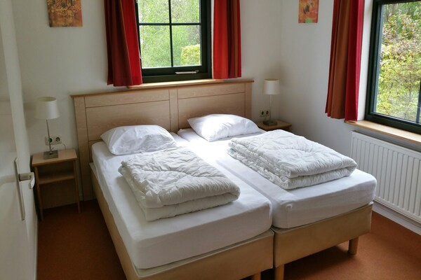 De Huiskamer – Unieke groepsaccommodatie voor 24 personen op Vakantiepark Eigen Wijze - thumbnail 5