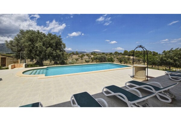Luxe landhuis met privézwembad en panoramisch uitzicht op de Tramuntana - thumbnail 4