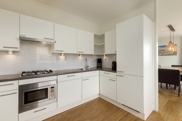 Modern appartement met zeezicht in Scheveningen, 6 personen, balkon - thumbnail 4