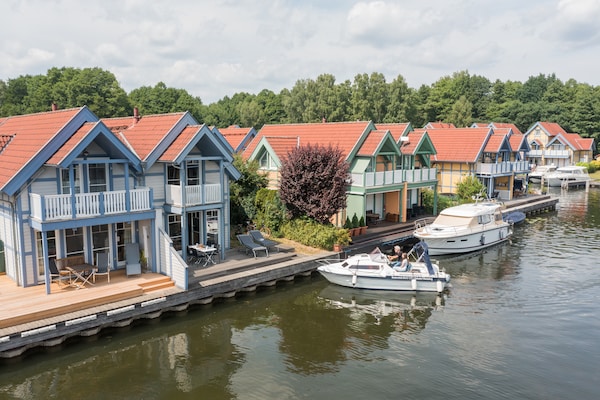 Waterwoning voor 6 personen met eigen steiger in Hafendorf Rheinsberg - thumbnail 3