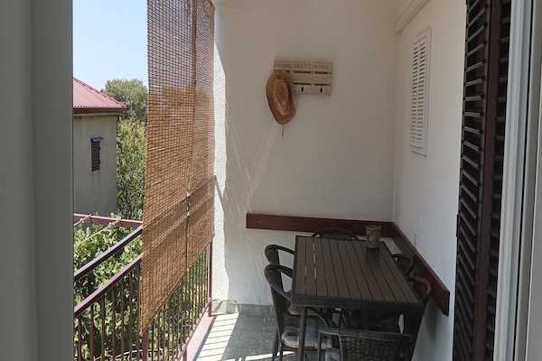 Knus bosappartement op 300m van zee in Starigrad Paklenica - thumbnail 3