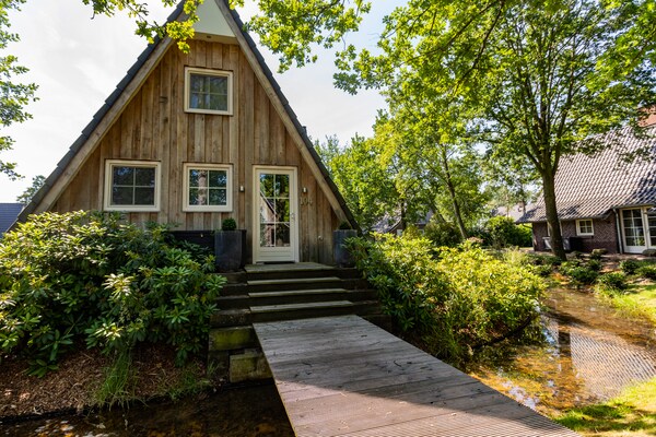 Romantisch vakantiehuis met sauna op Hof van Salland in Hellendoorn - thumbnail 1