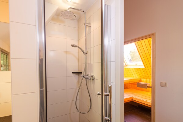 Luxe Twentse villa met sauna en sunshower op Hof van Salland - thumbnail 4