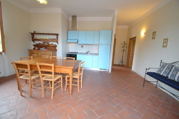 Bosrijk vakantiehuis Il Camino met tuin, BBQ en WiFi in Montespertoli - thumbnail 2
