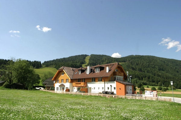 Aan de piste: Ruim appartement in Sankt Margarethen im Lungau - thumbnail 1