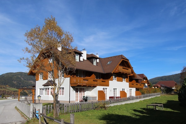 Aineckblick 15: Ruim appartement direct aan de piste voor 8 personen - thumbnail 1