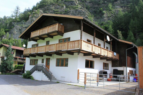 chalet-friedl sleeps 13