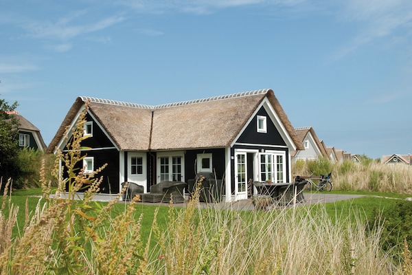 Vrijstaande villa met rieten dak, 100m van strand en duinen op Ameland - thumbnail 5