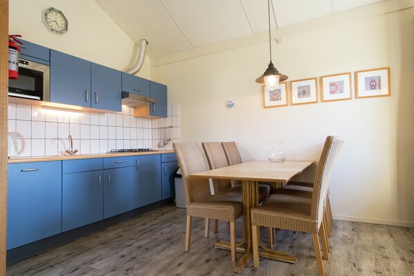Bungalow Boomhiemke 9: strand, duinen en huisdiervriendelijk genieten op Ameland - thumbnail 1