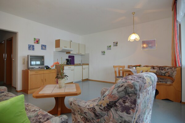 Knus appartement aan de bosrand bij Rotthalmünster met tuin - thumbnail 2