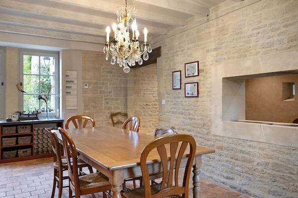 12-persoons luxe landhuis met wellness in Lantheuil - thumbnail 2