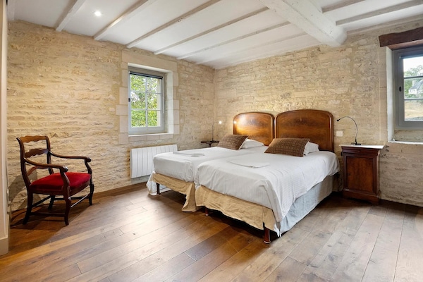 12-persoons luxe landhuis met wellness in Lantheuil - thumbnail 4