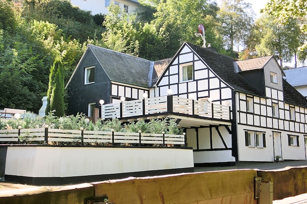 Centraal gelegen appartement in Schmallenberg-Oberkirchen voor 8 personen - thumbnail 6