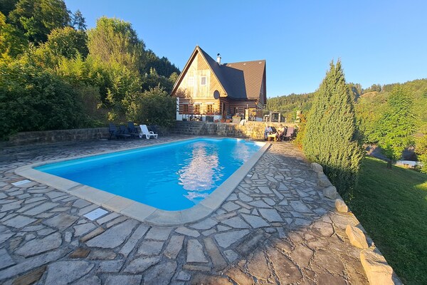12-persoons villa met privézwembad in Pecka - thumbnail 6