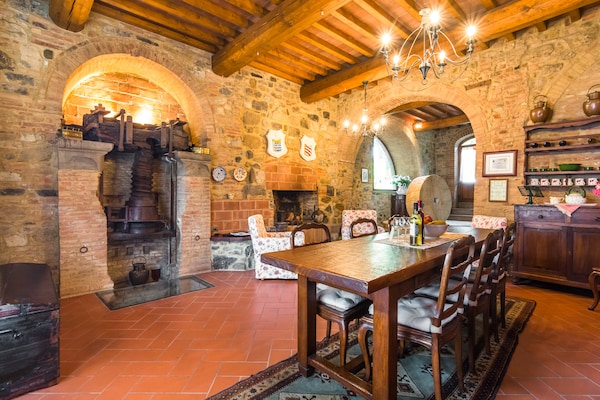 Authentiek Toscaans vakantiehuis met privétuin en zwembad bij Volterra - thumbnail 3