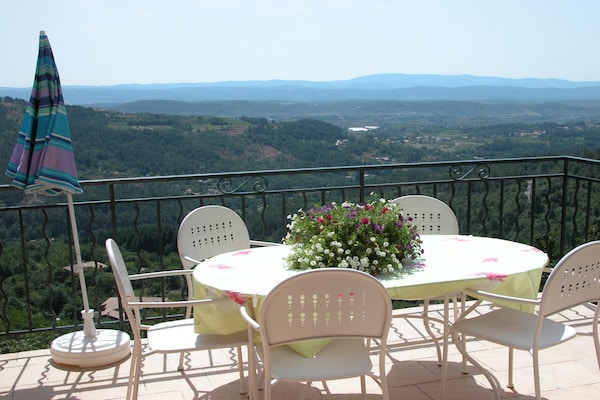 Vrijstaande stenen villa met privézwembad en panoramisch bergzicht - thumbnail 6