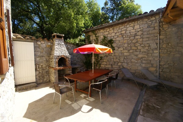 Vrijstaand vakantiehuis op heuvel bij Beaulieu met tuin, BBQ en uitzicht - thumbnail 5