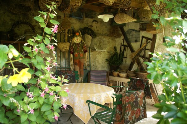 Sfeervol vakantiehuis Marie-Rose in rustige Mézy-Moulins - thumbnail 2