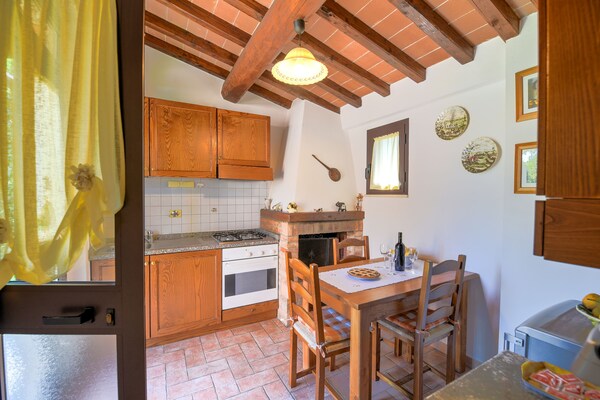 Knus Toscaans vakantiehuis met zwembad en tuin bij Montepulciano - thumbnail 3