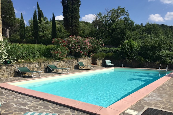 Ruim vakantiehuis met privézwembad en golfbaan nabij Arezzo, Toscane - thumbnail 2