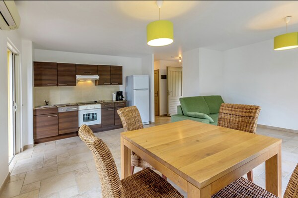 Modern appartement in bosrijke oase bij Montauroux met zwembad - thumbnail 3