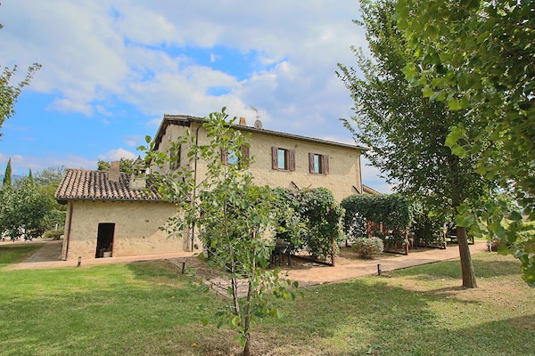Sfeervol vakantiehuis Le Volte in Foligno - Loc. Tenne - thumbnail 4