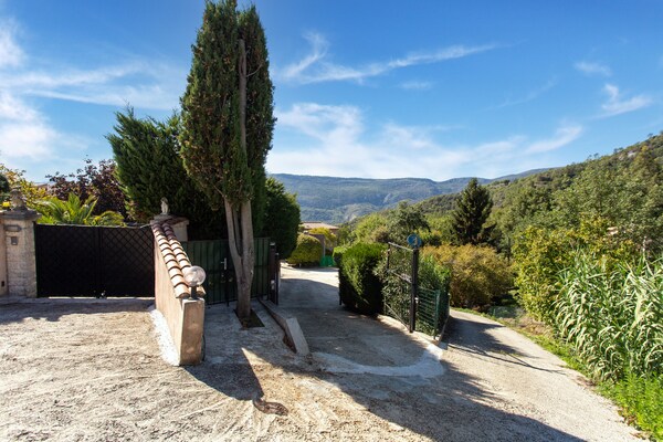 Rustiek vakantiehuis in Berre-les-Alpes met omheinde tuin, vlakbij Franse Rivièra - thumbnail 6