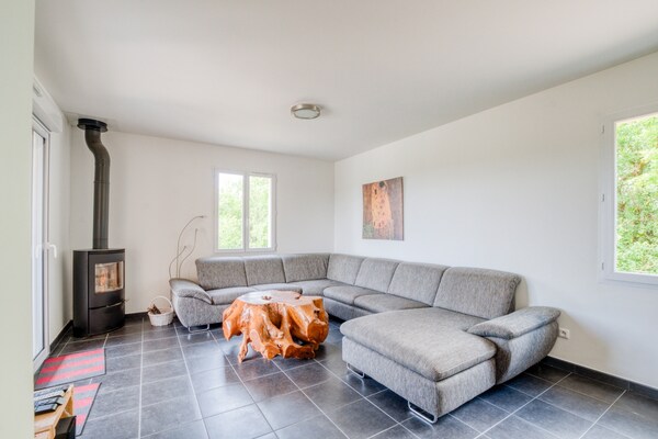 Luxe villa met privézwembad in de groene heuvels van Sainte-Foy-de-Longas - thumbnail 2