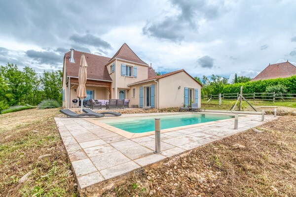 Luxe villa met privézwembad in de groene heuvels van Sainte-Foy-de-Longas - thumbnail 6
