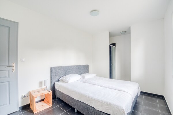 Luxe villa met privézwembad in de groene heuvels van Sainte-Foy-de-Longas - thumbnail 5