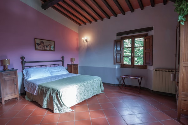 Villa Vivai: Ruim Toscaans vakantiehuis voor 12 personen met zwembad bij Dicomano - thumbnail 2