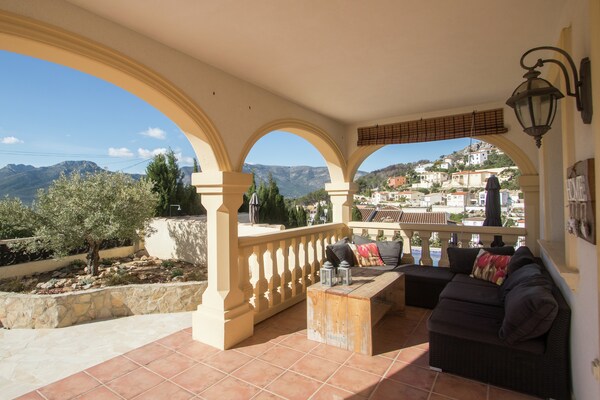 Casa Alcalalí: authentiek vakantiehuis met privézwembad in Spaanse heuvels - thumbnail 4