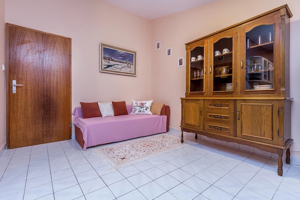 Op 1,0 km van zee: Comfortabel appartement in Ližnjan - thumbnail 2