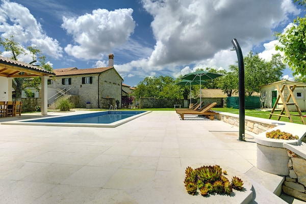 Authentiek Istrisch landhuis met privézwembad voor 16 personen in Rojnici - thumbnail 5