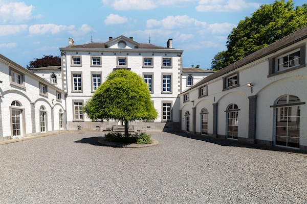 Wellness en luxe in landhuis Château St-Jean in Mettet - thumbnail 1