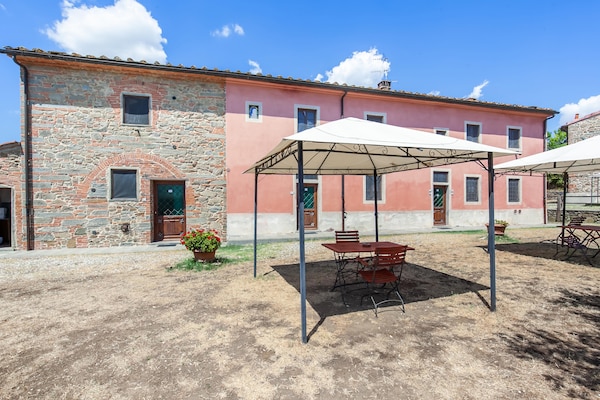 Romantisch 17e-eeuws boerderij-appartement met panoramisch uitzicht op de Arno-vallei - thumbnail 6