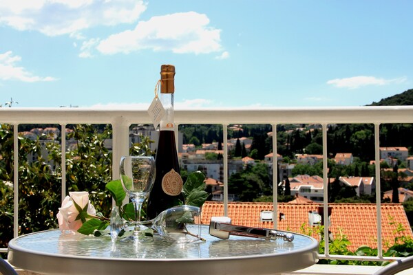 Knus appartement in Dubrovnik met terras, vlak bij het strand - thumbnail 5