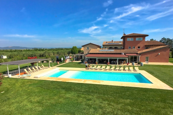 Zonnig vakantiehuis nabij Toscaanse kust met zwembad en wellness - thumbnail 4
